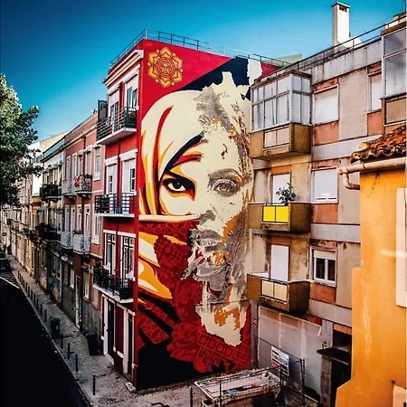 Charm Homes Historic Balcony & Art Διαμέρισμα