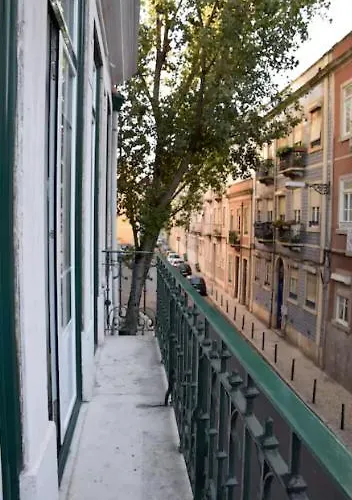 Апартаменты Charm Homes Historic Balcony & Art *